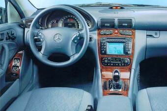 KÚPIM: Interiér Mercedes W203