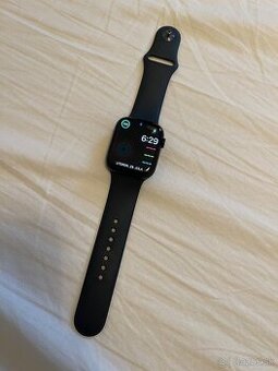 Predám Apple watch series 9 45mm - Poškodenie