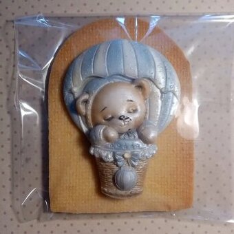 Ručné vyrábané čokolády lepené na maslovéj sušienke