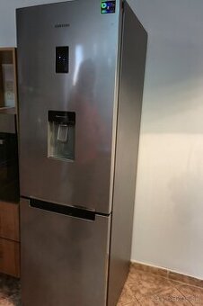 Predám Chladničku Samsung RB31FDRNDSA
