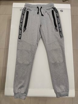 Predám chlapčenské tepláky