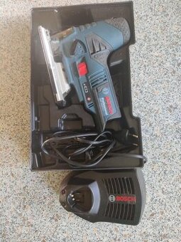 Akumulátorová priamočiara píla Bosch GST 10,8 V-LI