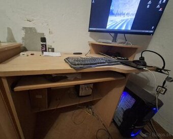 Predam pc stolik