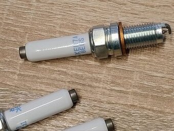 Iridiove Zapaľovacie sviečky NGK 94224 - 3 kusy