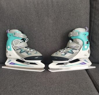 Dievčenské korčule na ľad