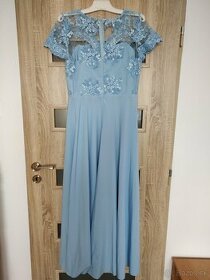 Spoločenské šaty.