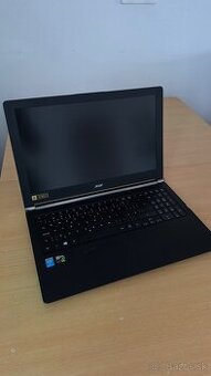 Predám notebook Acer – i7 / 12 GB RAM / GTX 860M / SSD + HDD