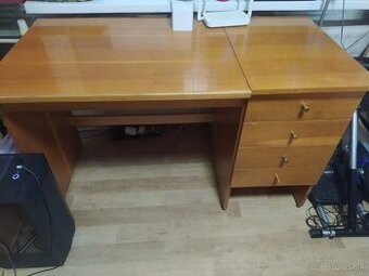 Darujem písací stôl