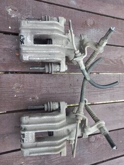 Zadné strmene škoda octavia 2