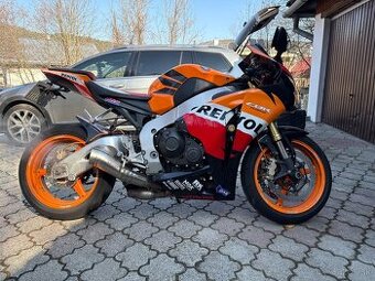 Honda cbr 1000rr fireblade