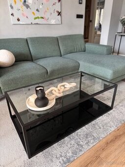 Sklenený konferenčný stolík