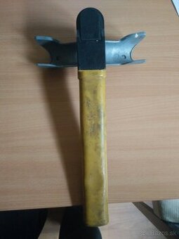 Predám mechanický zámok volantu proti krádeži