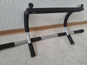 Predam hrazdu na cvicenie do dveri v dobrom stave