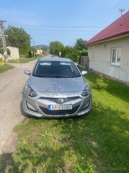 predám hyundai i30 (2012)