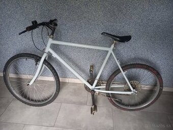 Horský bicykel biely