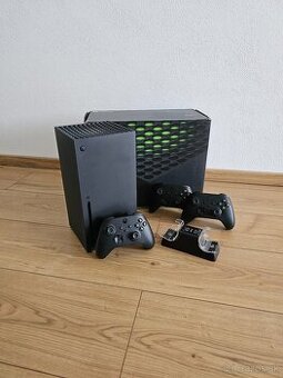 Xbox Series X + 3 ovládače