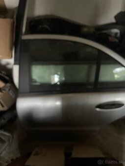 Predám dvere na Mercedes c220w203