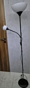 Stojaca lampa