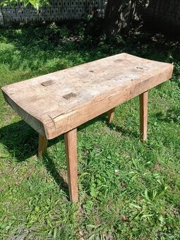 Starožitný mäsiarsky stôl