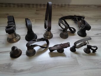 Zvonce mosadzne a plechove