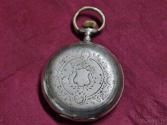 Strieborné, vreckové hodinky.