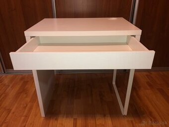Biely IKEA písací stolík