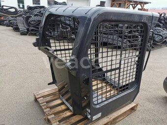 Predám kabínu na šmykom riadený nakladač zn. Bobcat