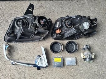 Jeep Grand Cherokee WK2 náhradné diely svetlometu