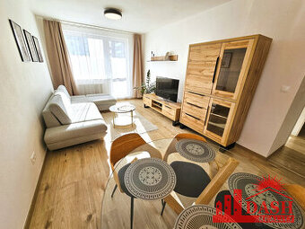 Na prenájom 3 izbový byt v novostavbe s garážou a park. mies