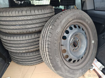 Predám letné pneumatiky Goodyear 205/55 R16+disky 5x110 Ope