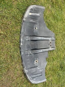 Robustný laminátový kryt motora