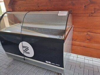 Chladiaca vitrína na zmrzlinu