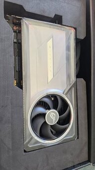 Asus ROG Astral LC GeForce RTX 5090 32 GB GDDR7 OC Edition