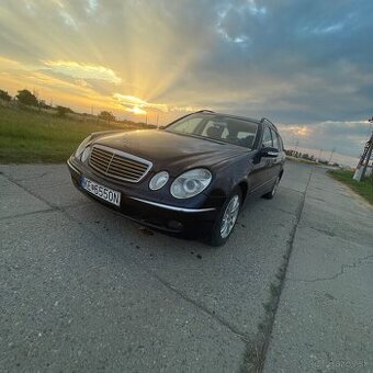 MERCEDES BENZ W211