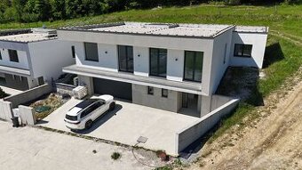 Ponúkame na predaj novostavbu 5+kk RD, Divina, R2 SK.