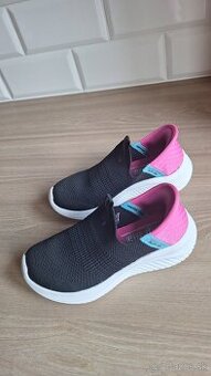 Slip ins Skechers tenisky 28