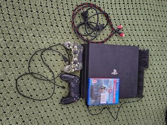 PS4 pro , 2x ovládač +hra