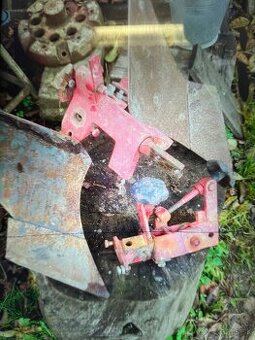 Predám obracak pluh na tera-vari