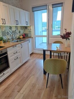 2.izbový byt Sliač s balkónom na prenájom