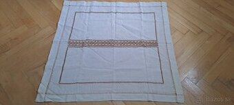 3 ručne vyšívané obrúsy