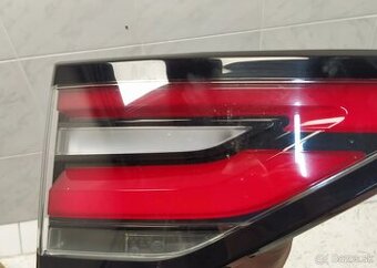 Land Rover Discovery 5 zadne svetlo prave HY32-13404-AF