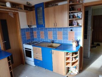 Kuchynská linka so sporákom