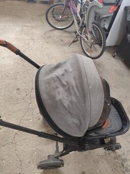 Športový kočík s príslušenstvom