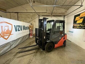 Vysokozdvižný vozík Toyota52-8FD jen 608mth Stav nového