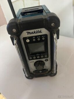 Makita DMR102