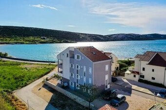 3-izbový zariadený apartmán v 1.rade od mora / Chorvátsko