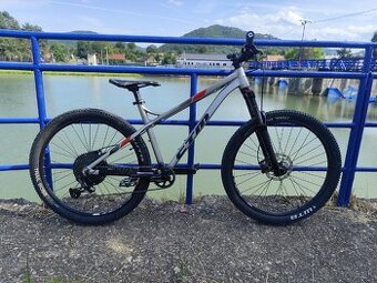 Predám/rozpredám/vymením Ctm Zephyr 2019 27.5" M