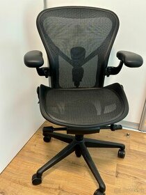 Herman Miller Aeron veľkosť B - Black Edition