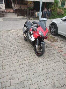 Predám.Hondu CBR 600f r.2002