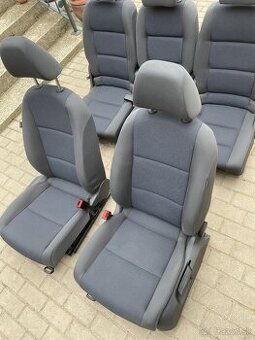 vw touran sedačky